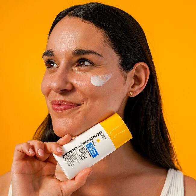 Max Vitamin D-Fense™ Sunscreen Serum Broad Spectrum SPF 50 商品