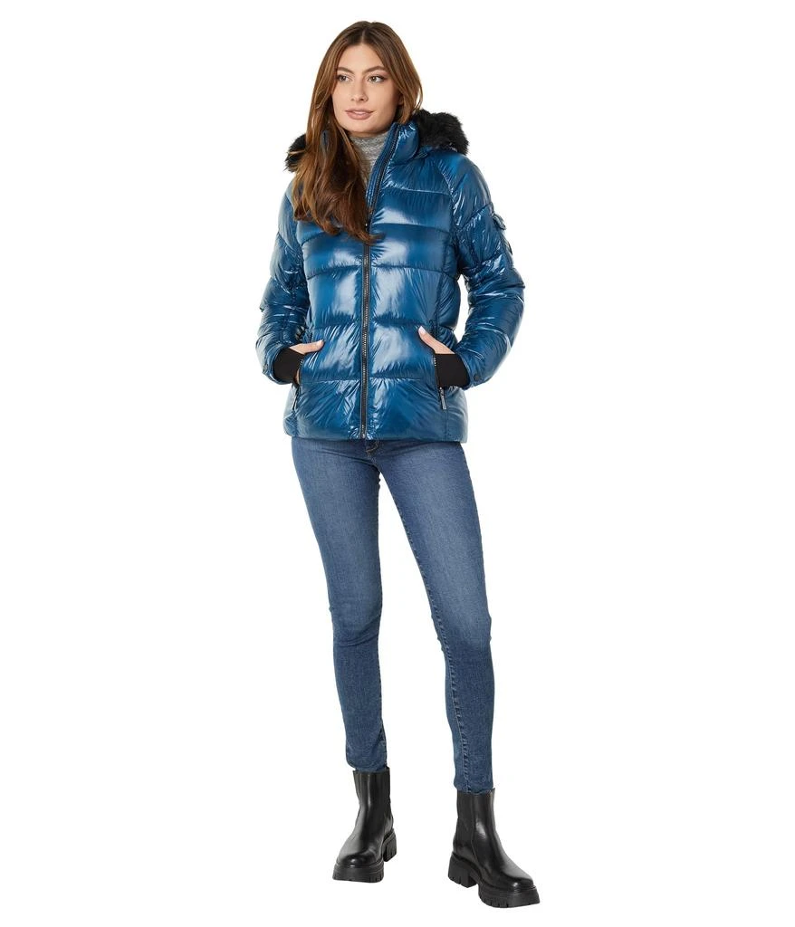 商品Michael Kors|Short Puffer with Faux Fur Trim Hood Jacket M425739QZ,价格¥886,第4张图片详细描述