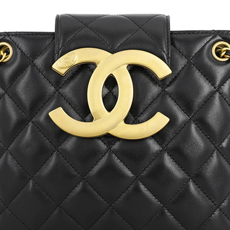 商品[国内直发] Chanel|香奈儿 24C 早春度假系列 大Logo 羊皮 托特包Tote包购物袋斜挎单肩包 女款 黑色 24年新款,价格¥38734,第7张图片详细描述