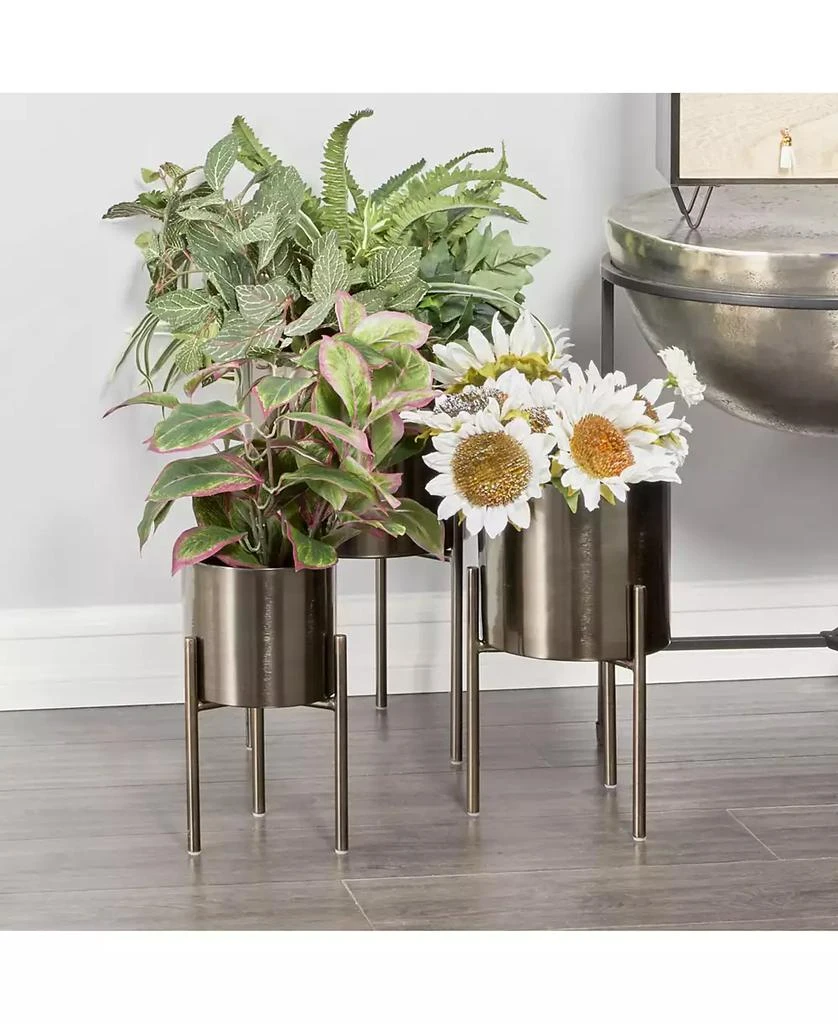 商品Rosemary Lane|Contemporary Style Large Round Metal Planters in Stands, Set of 3,价格¥707,第5张图片详细描述