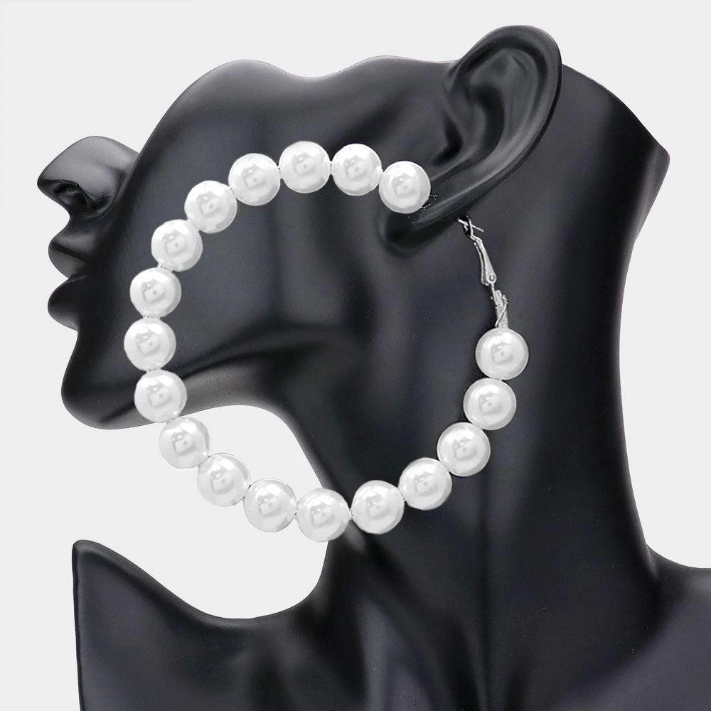 商品FASHNZFAB|Oversized Pearl Hoop Earrings - White,价格¥161,第1张图片详细描述