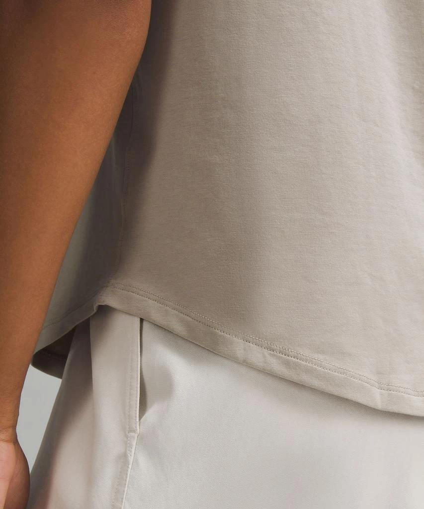 Love Curved-Hem Crewneck T-Shirt 商品
