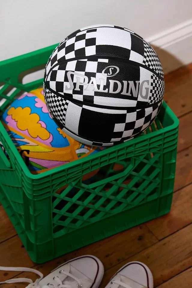 商品Spalding|Spalding UO Exclusive Checkered Basketball,价格¥220,第1张图片