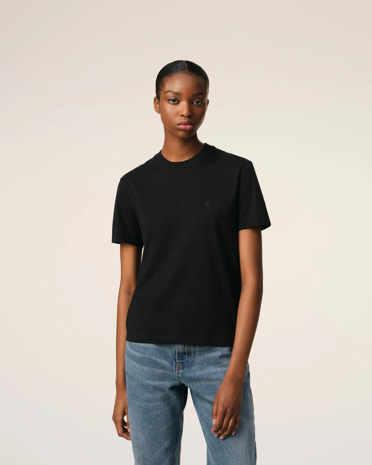 【预售】 AMI PARIS 25春夏 女士 短袖T恤 T-shirt Noir Ami de Coeur En Coton UTS003.724.001  商品