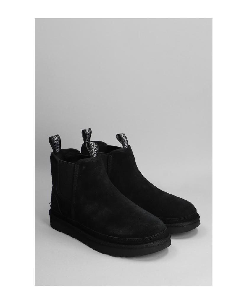 商品UGG|Neumel Low Heels Ankle Boots In Black Suede,价格¥1383,第4张图片详细描述