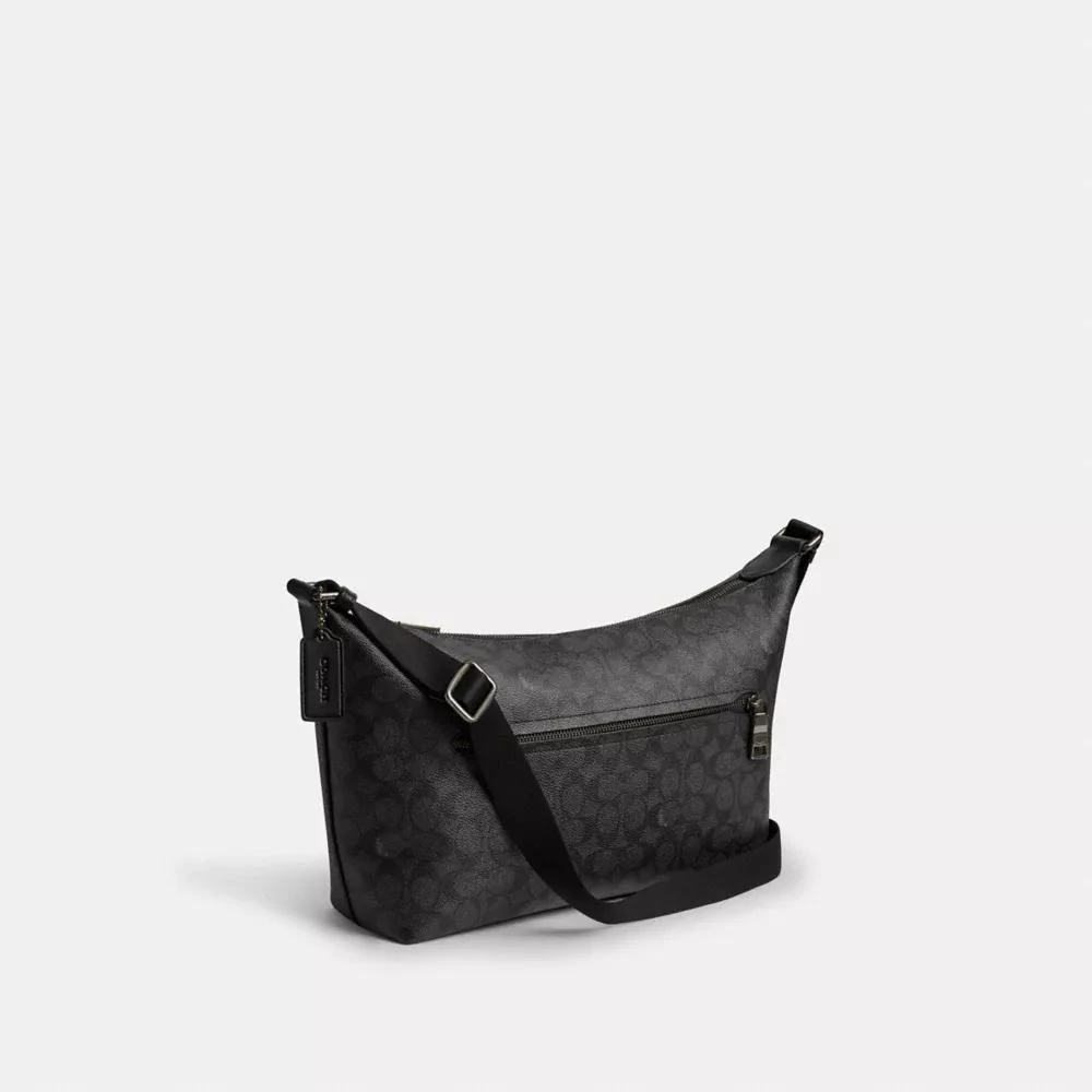 商品Coach|女士 Finn 标志性帆布斜挎包,价格¥974,第3张图片详细描述