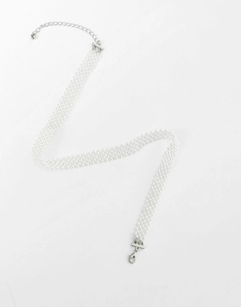 商品ASOS|ASOS DESIGN faux pearl party choker necklace in white,价格¥124,第3张图片详细描述
