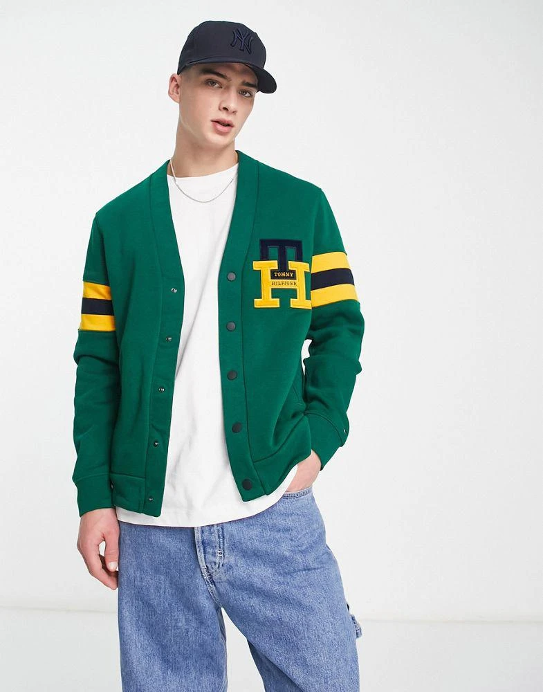 商品Tommy Hilfiger|Tommy Hilfiger monogram logo cardigan in green,价格¥1038,第1张图片