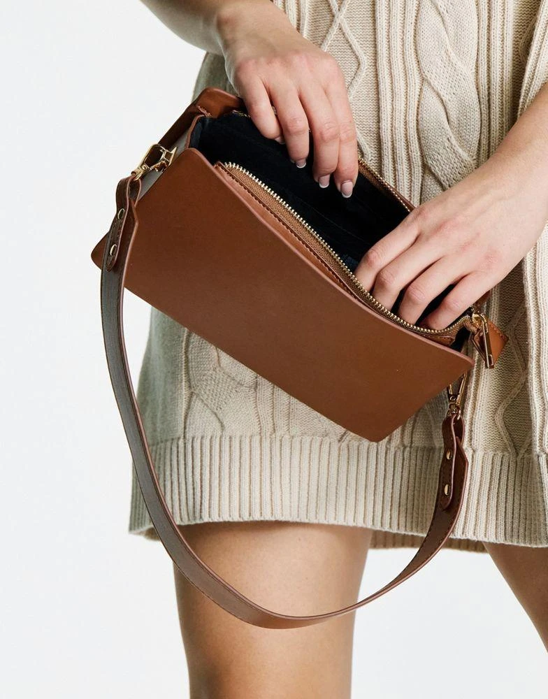 商品ASOS|ASOS DESIGN elongated shoulder bag with wide strap in chocolate,价格¥124,第3张图片详细描述