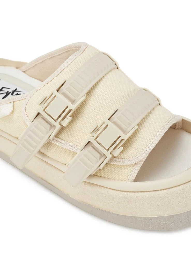 Capri Sandals 商品