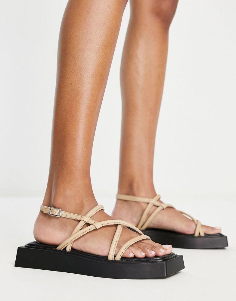 商品Vagabond|Vagabond Evy strappy flat sandals in beige leather,价格¥400,第1张图片