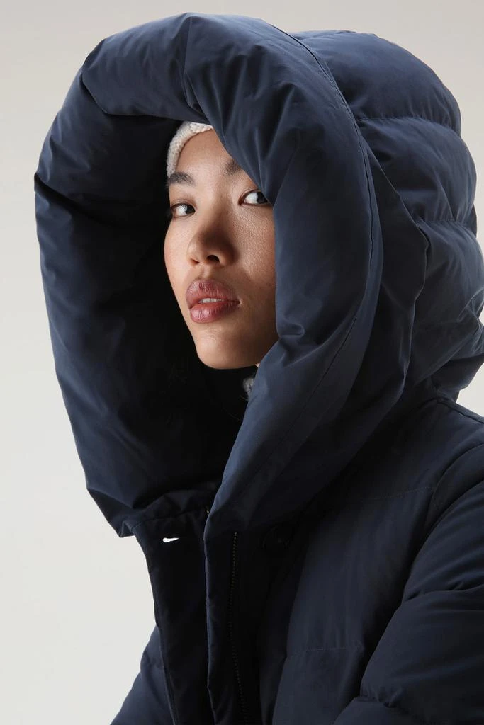 商品Woolrich|Puffy Prescott Parka in Urban Touch - Women - Blue,价格¥4408,第4张图片详细描述