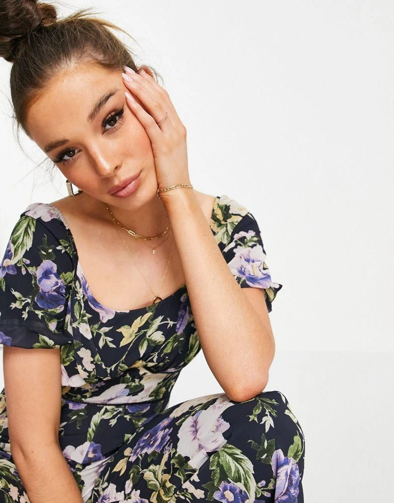 商品Hope & Ivy|Hope & Ivy puff sleeve wide leg jumpsuit in navy floral,价格¥419,第3张图片详细描述