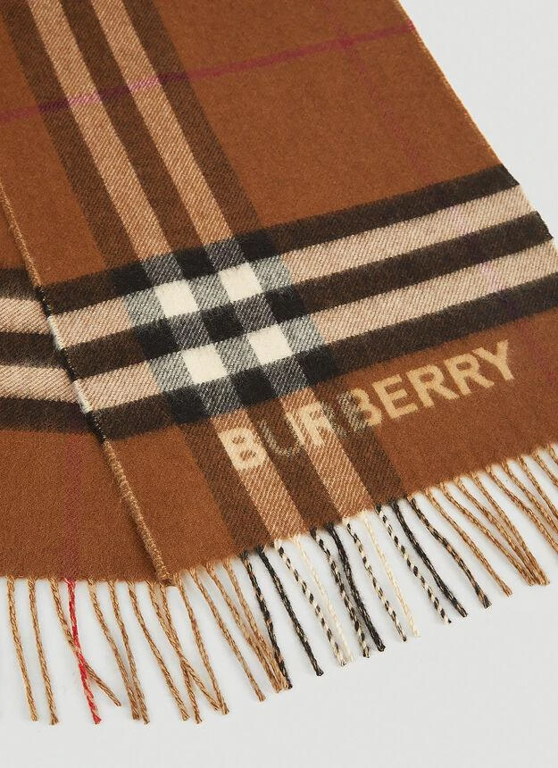 商品Burberry|Giant Check Lateral Split Scarf in Brown,价格¥5406,第5张图片详细描述