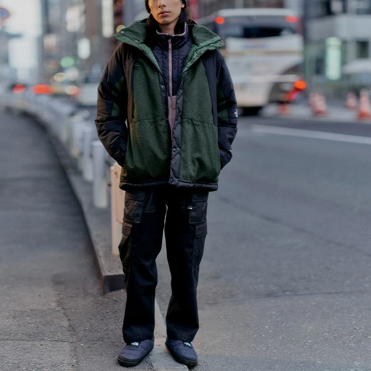 商品[国内直发] The North Face|北面 UE系列 FW23 Urban Exploration系列 字母拼色保暖连帽700蓬羽绒服 男款 绿色,价格¥1505,第3张图片详细描述