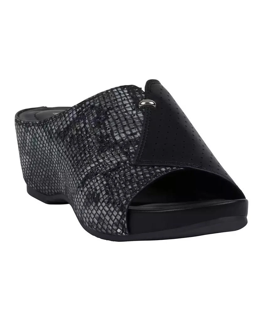 商品GC Shoes|Women's Dacia Slip On Wedge Sandals,价格¥364,第1张图片