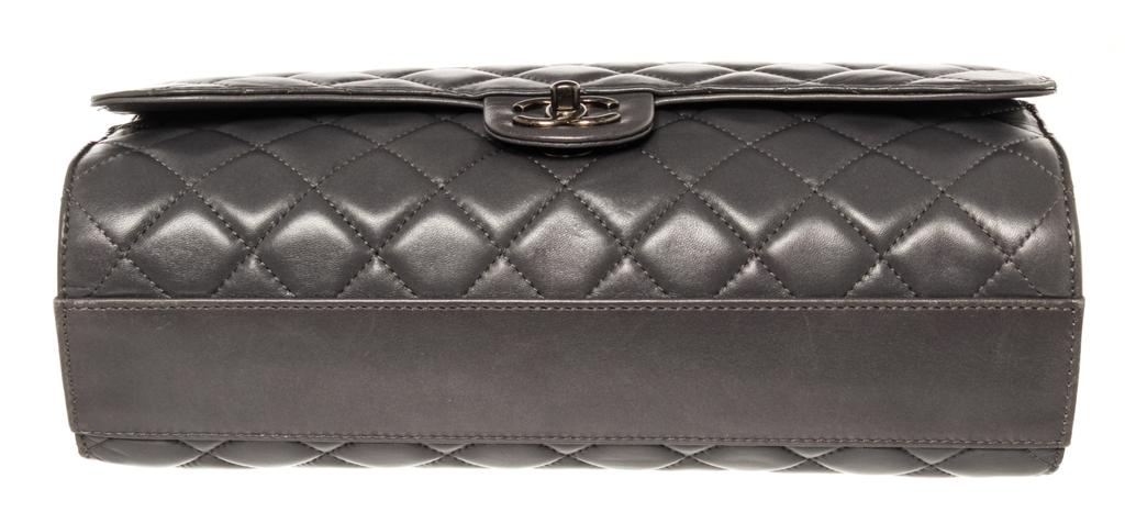 Chanel Lambskin Quilted 2 Way Chain Drawstring Tote Bag商品第2张图片规格展示