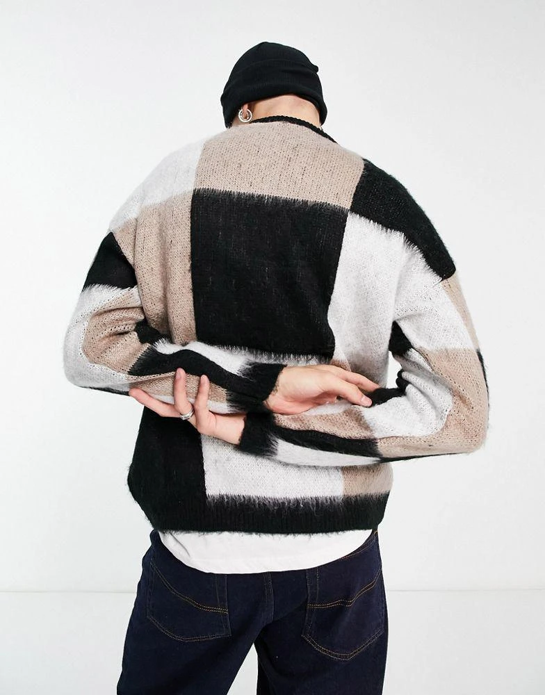 商品ASOS|ASOS DESIGN fluffy knit checkerboard jumper in black white and beige,价格¥134,第2张图片详细描述