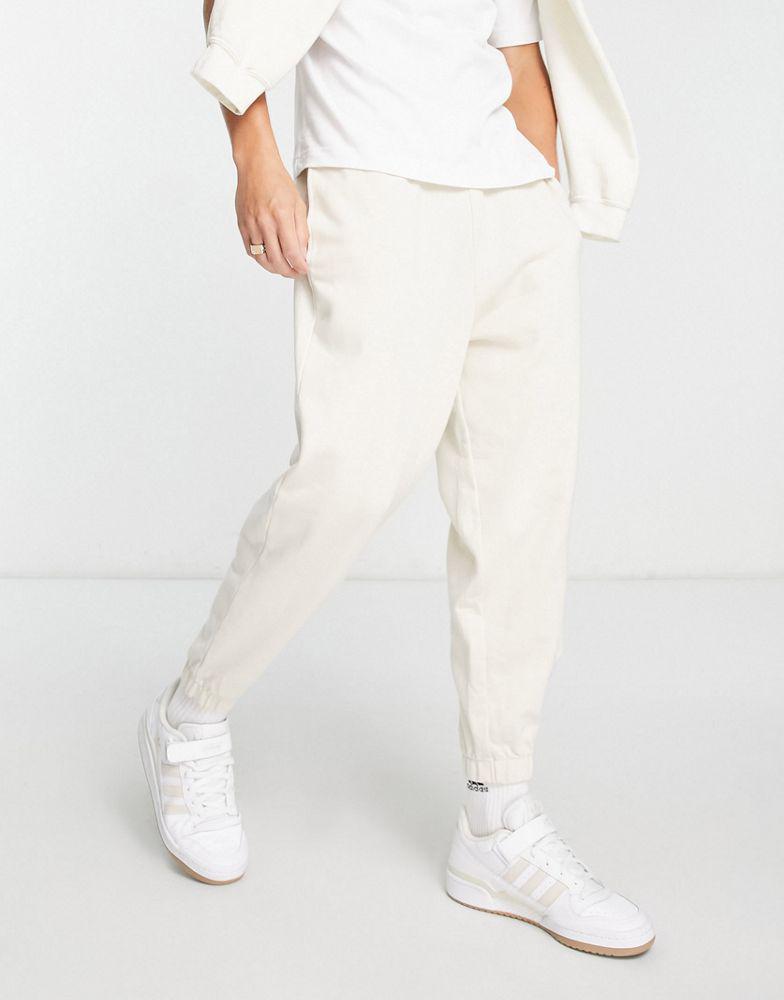 ASOS DESIGN oversized joggers in beige商品第1张图片规格展示