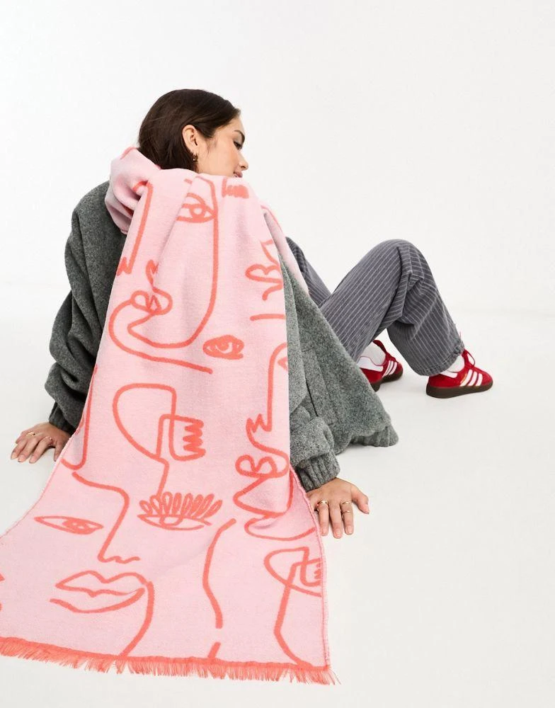 商品ASOS|ASOS DESIGN face jacquard print blanket scarf in red and pink,价格¥186,第4张图片详细描述