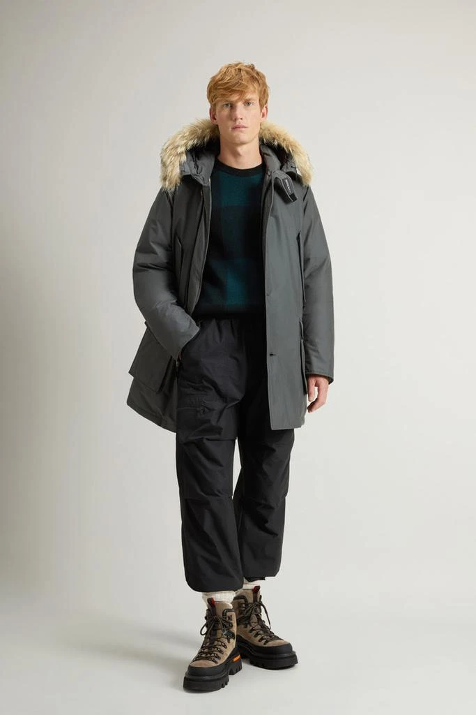 商品Woolrich|Arctic Parka in Ramar Cloth with Detachable Fur Trim - Men - Gray,价格¥5715,第2张图片详细描述