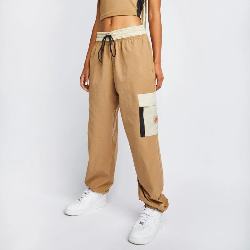 商品NIKE|Nike Sportswear Outdoor - Women Pants,价格¥649,第1张图片