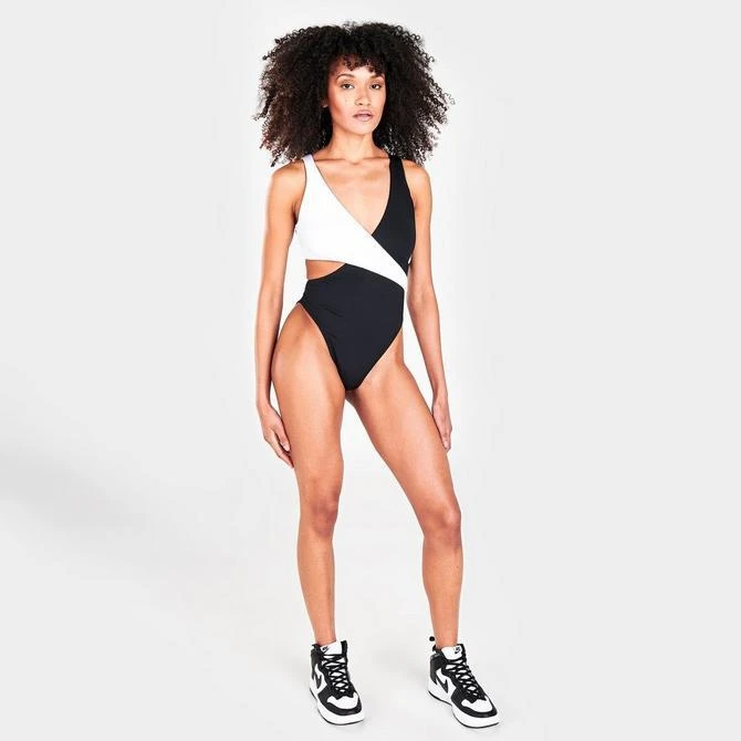 商品NIKE|Women's Nike Color Block Crossover One-Piece Swimsuit,价格¥75,第2张图片详细描述