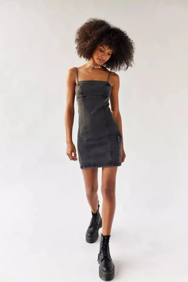 商品Urban Outfitters|UO Whitney Denim Mini Dress,价格¥78,第3张图片详细描述