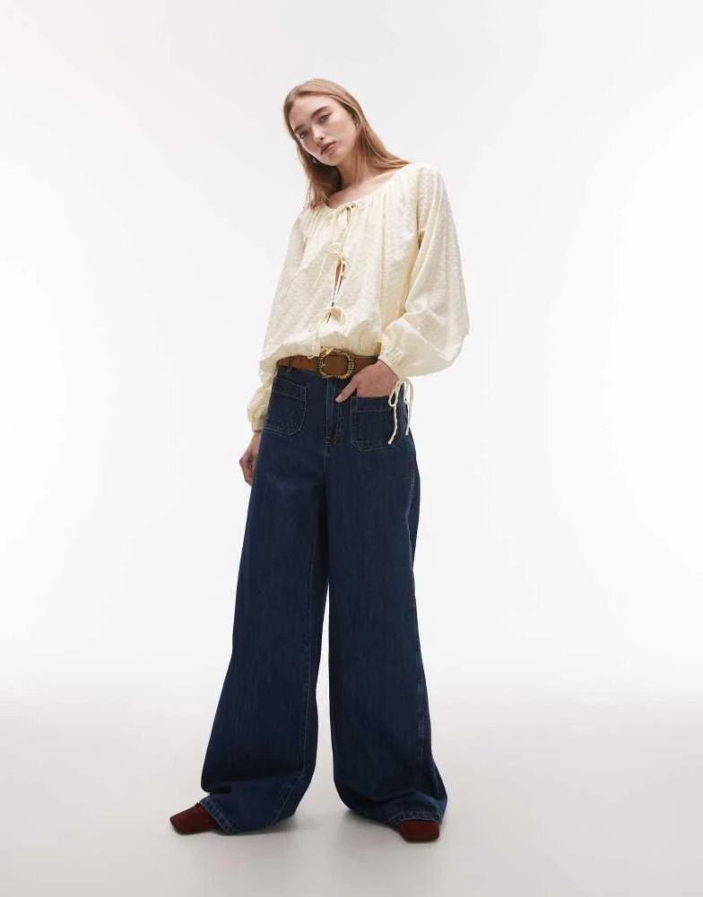 商品Topshop|Topshop dobby ruched neck tie front top in buttermilk,价格¥93,第3张图片详细描述