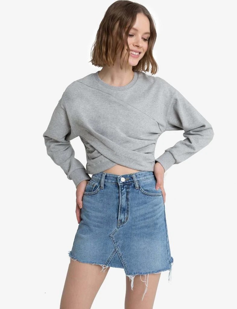 商品Pixie Market|Juna Grey Wrap Crop Sweatshirt,价格¥489,第4张图片详细描述