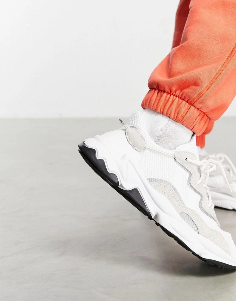 商品Adidas|adidas Originals Ozweego trainers in white,价格¥889,第2张图片详细描述