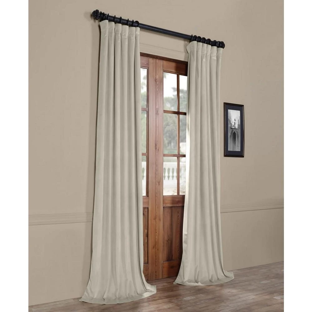 Signature Blackout Velvet Panel 商品