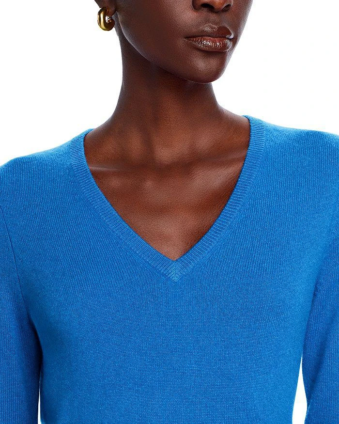 商品Bloomingdale's|C by Bloomingdale's V-Neck Cashmere Sweater - Exclusive,价格¥811,第3张图片详细描述