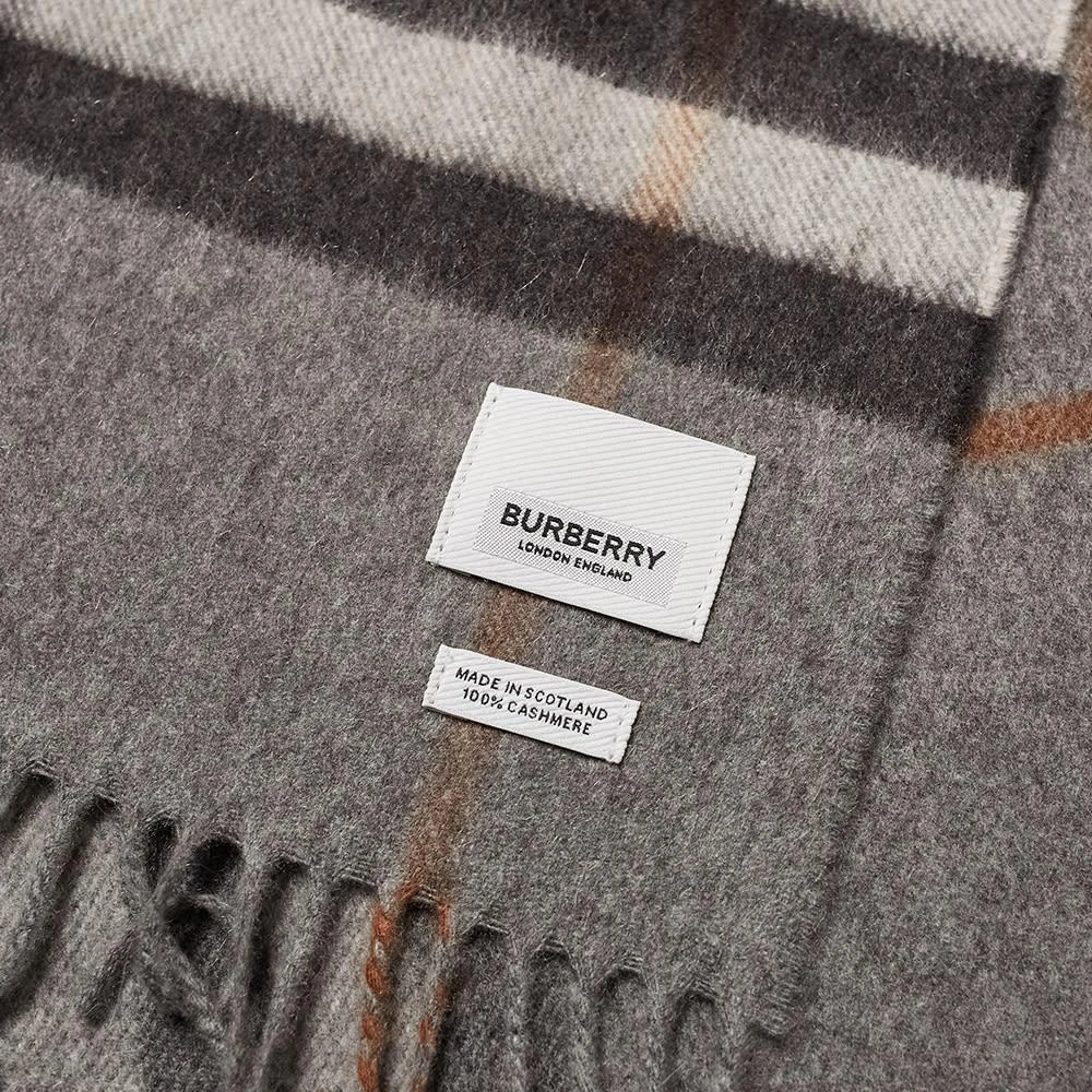 商品Burberry|Burberry Check Cashmere Scarf,价格¥3838,第3张图片详细描述