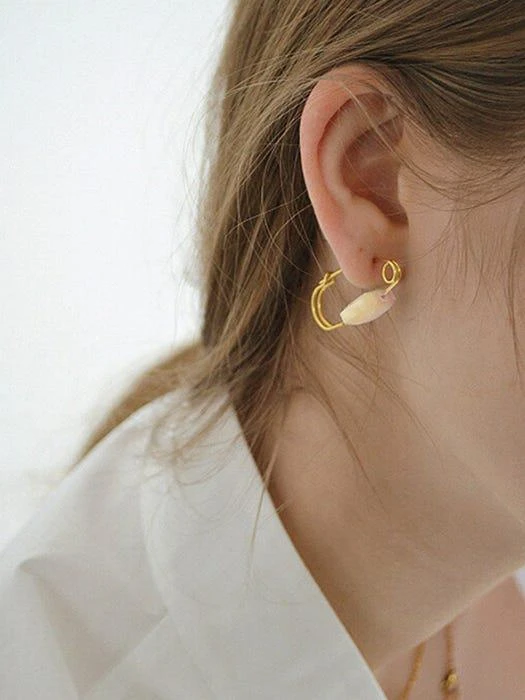 商品nuavo|[Exclusive] Milk Tea Glass Earring,价格¥591,第2张图片详细描述