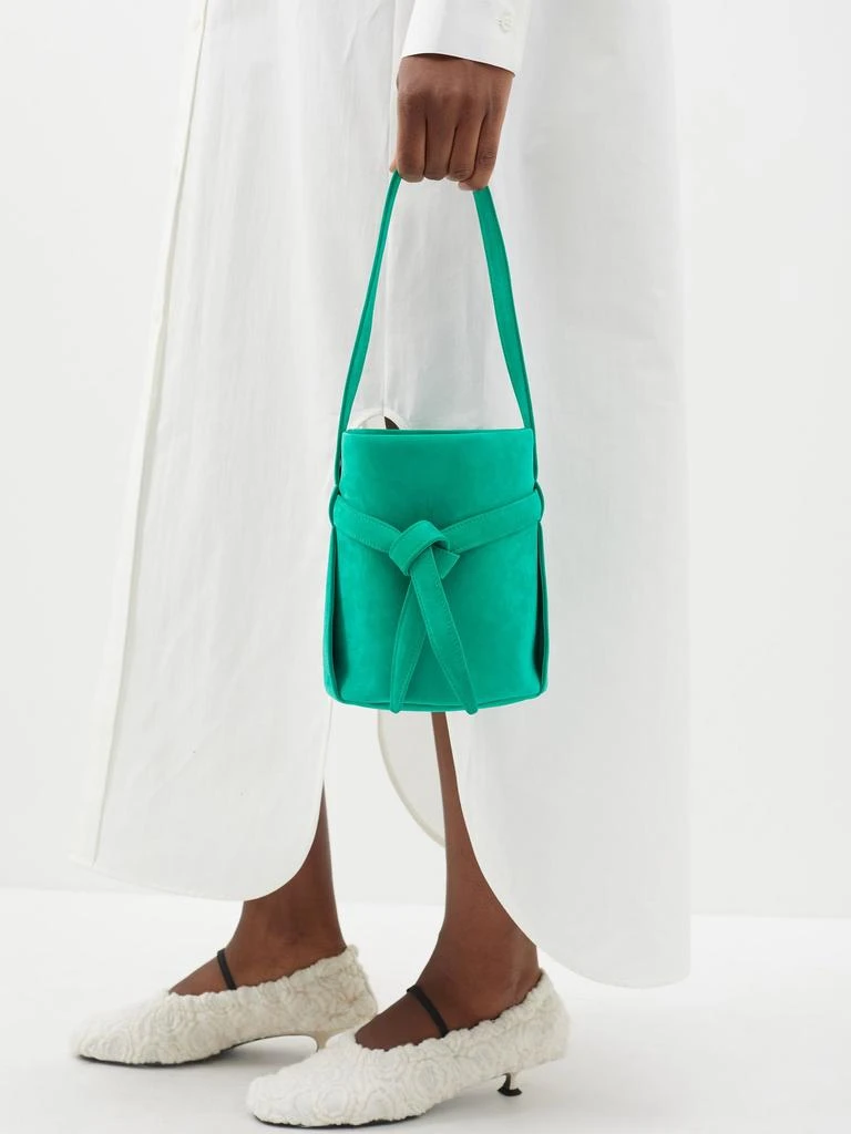 商品The Row|Leo knotted mini suede bucket bag,价格¥9322,第2张图片详细描述