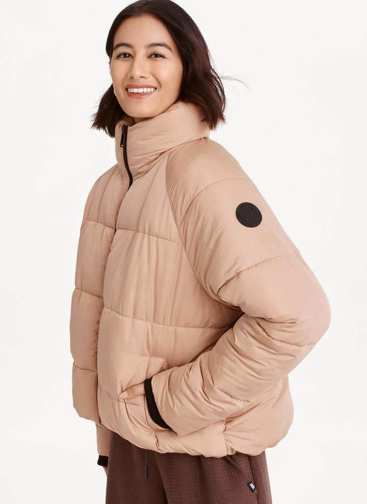 商品DKNY|Boxy High Low Puffer Jacket W/ Pockets,价格¥1273,第4张图片详细描述