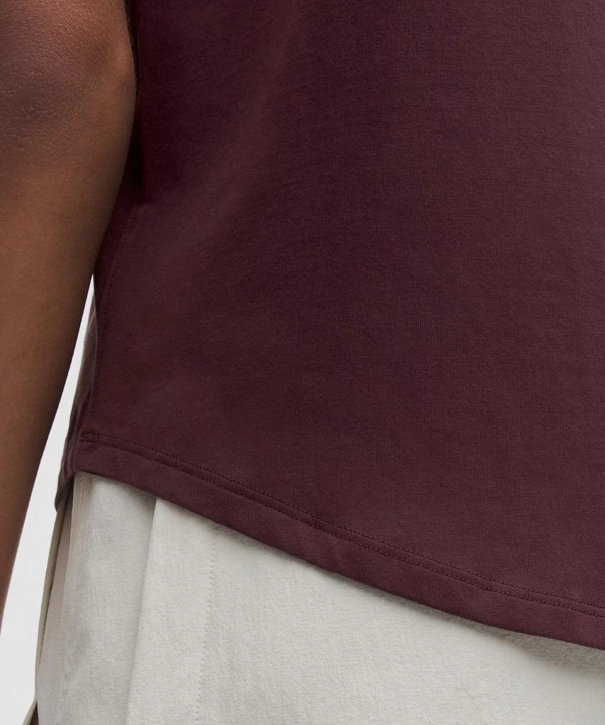 Love Curved-Hem Crewneck T-Shirt 商品