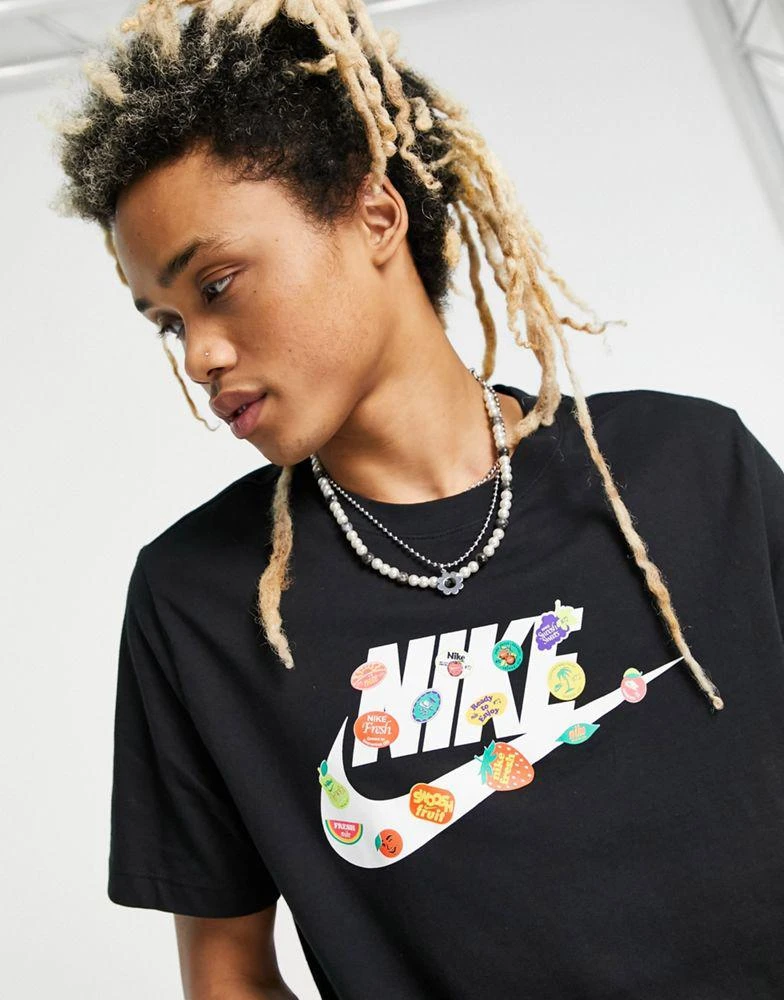 商品NIKE|Nike 'Certified Fresh' fruit sticker chest print t-shirt in black,价格¥129,第1张图片