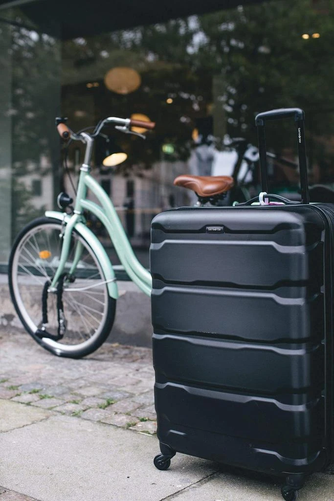 商品Samsonite|Samsonite Omni PC Hardside Expandable Luggage with Spinner Wheels, Black, Checked-Medium 24-Inch,价格¥909,第2张图片详细描述