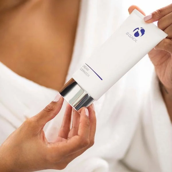 商品iS CLINICAL|iS Clinical Cream Cleanser (4 oz.),价格¥389,第5张图片详细描述