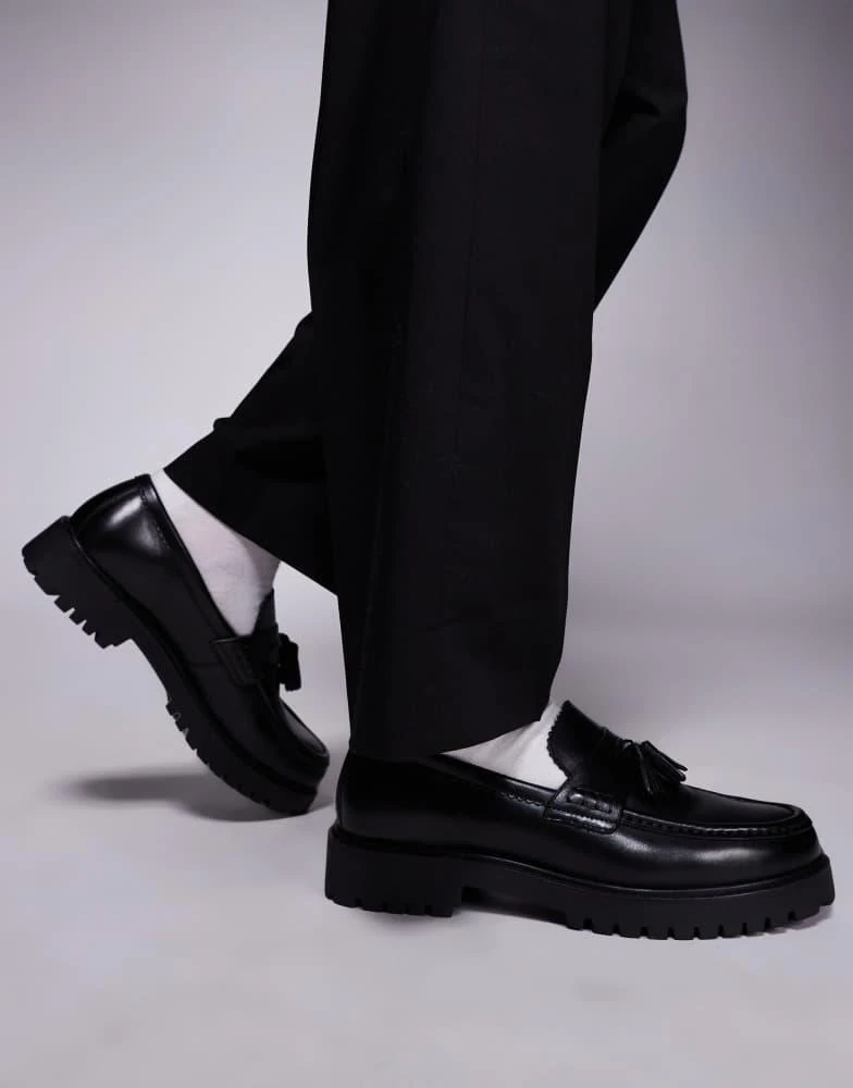 商品WALK LONDON|Walk London Sean tassel loafer in black leather,价格¥836,第1张图片