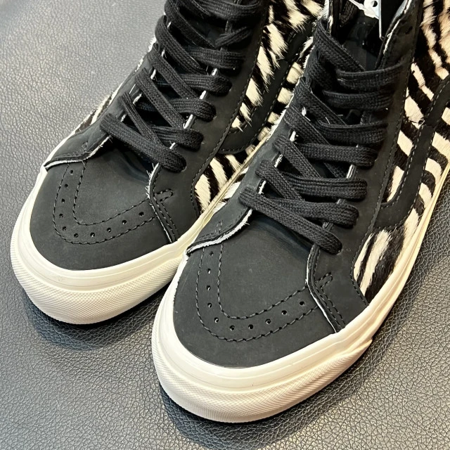 【韩国直邮|�包邮包税】万斯[VANS] Sk8-Hi 38 Dx # Anaheim Factory # 男女共用 运动鞋 # black/zebra (VN0A38GF4ZD) 商品