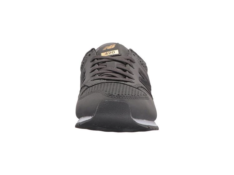 WL420v1 女式经典休闲运动鞋 商品