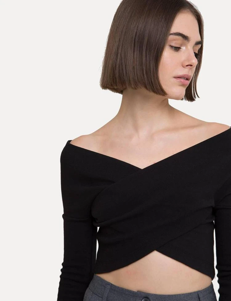 商品Pixie Market|Black Wrap OffThe Shoulder Crop Top,价格¥662,第5张图片详细描述