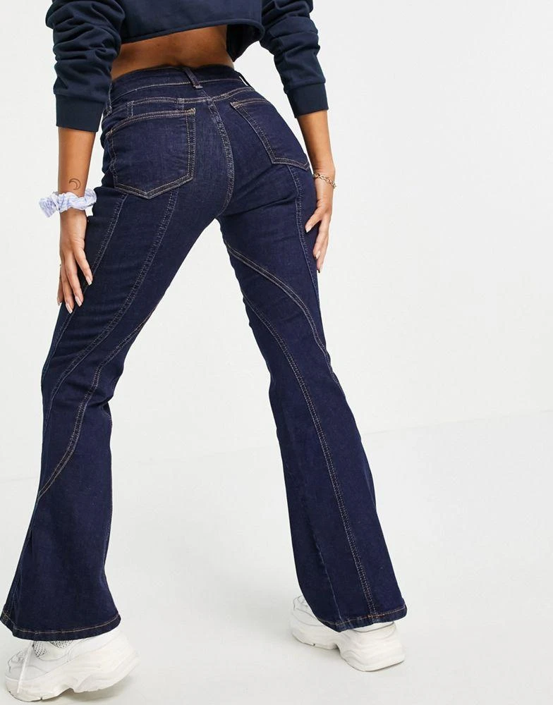 商品Topshop|Topshop Petite indigo curve flared Jamie jeans,价格¥260,第2张图片详细描述