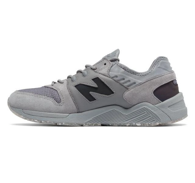 商品New Balance|009 Reflective慢跑休闲鞋,价格¥245,第3张图片详细描述