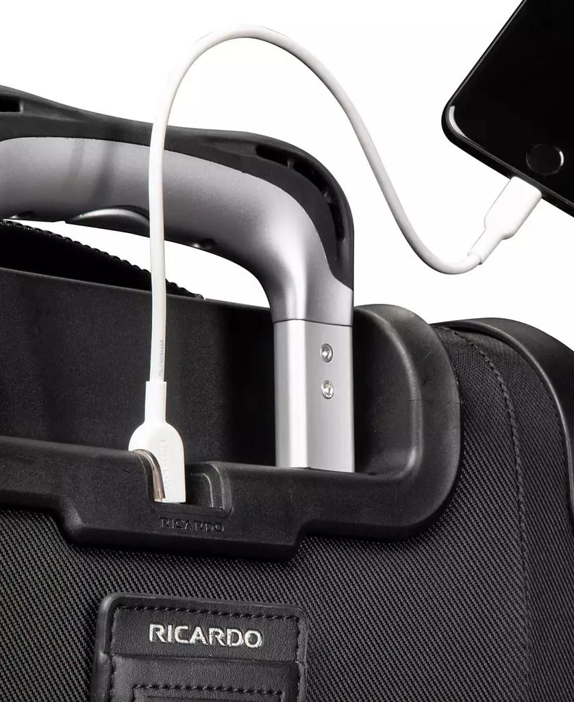 Rodeo Drive 2.0 Softside 21" Carry-on Spinner Suitcase 商品