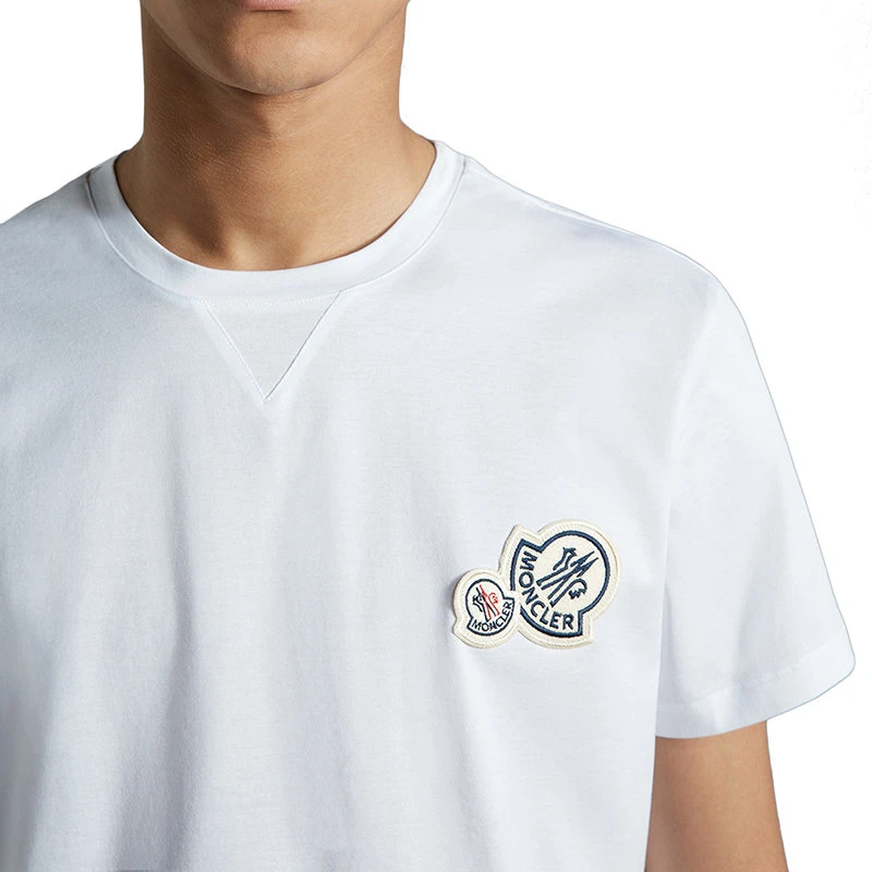 商品Moncler|【预售3-7天】Moncler/蒙克莱 22年秋冬新款 男士光学白色纯棉Logo贴片短袖T恤H20918C000268390Y001,价格¥2110,第5张图片详细描述