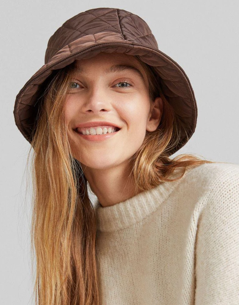 商品Bershka|Bershka quilted bucket hat in  brown,价格¥95,第1张图片